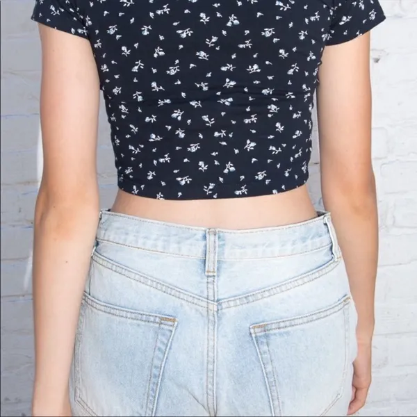 Brandy Melville Floral‎ Amara Crop Top OS Black Small medium - Image 2