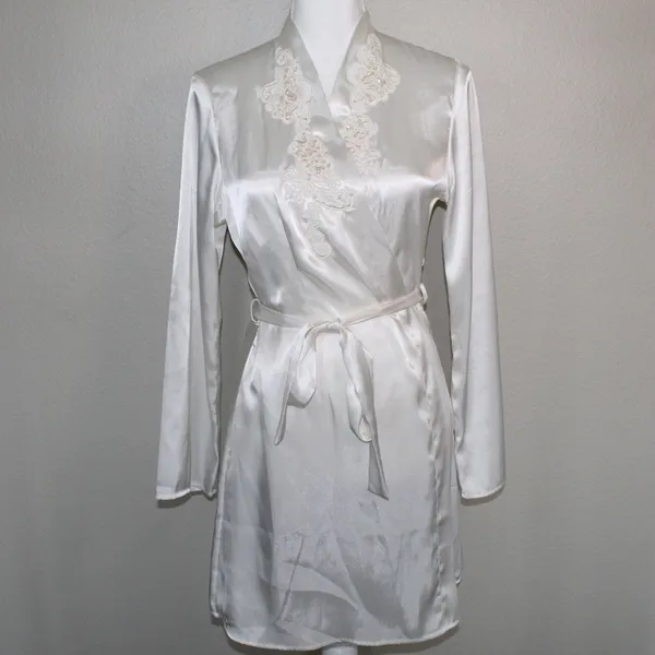 PINK - Victoria's Secret Vintage Y2k White Silky Embroidered Robe - Size Small - Image 4