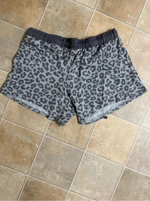 Lucky Brand Women's loungwear Grey Leopard Print Short Sleeve, Tank Top & Short - Image 8