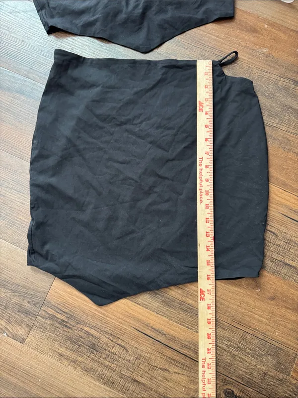 Story On 2 pieces set Black Mini Skirt — Chic Everyday Essential - Image 3