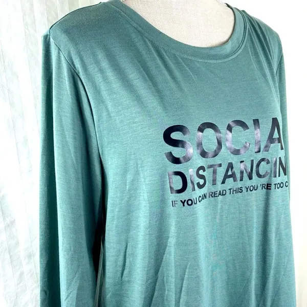Boutique Green "Social Distancing" Graphic Long Sleeve Top NWOT Women’s XL - Image 7