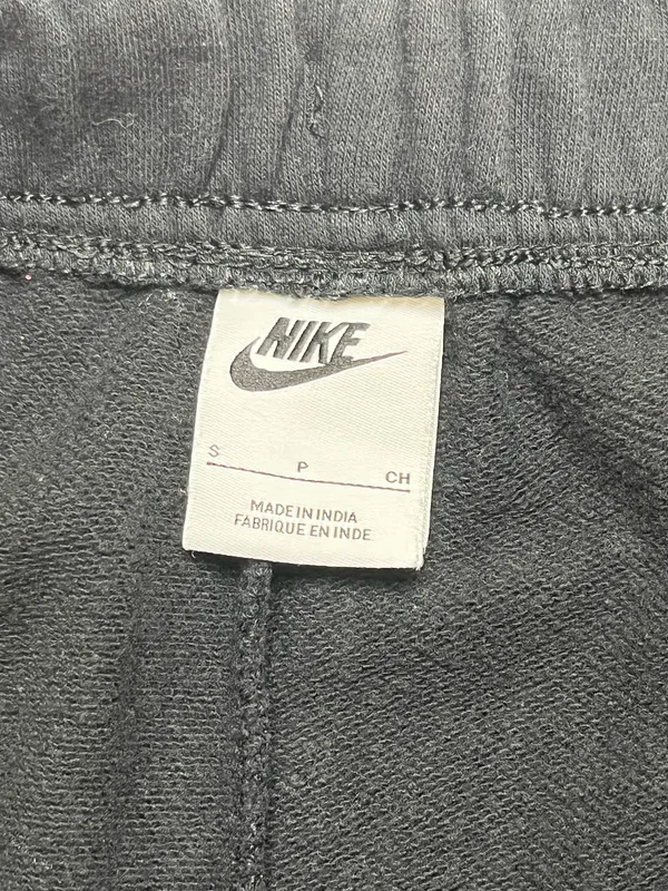 Nike Cuffed Black Sweatpants - Image 4