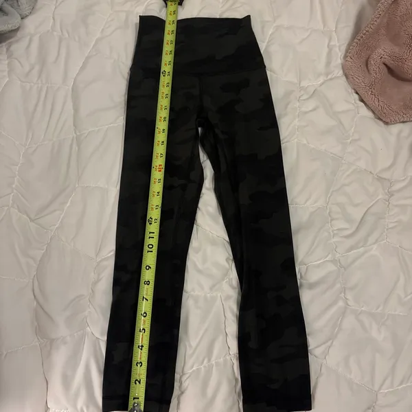 Camo Lululemon Leggings - Image 5