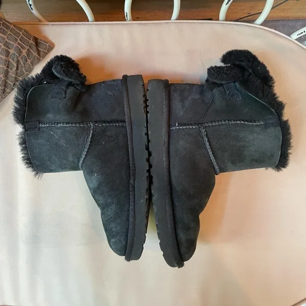 UGG‎ Arielle Bailey Fur Bow Black Boots Size 6 - Image 7