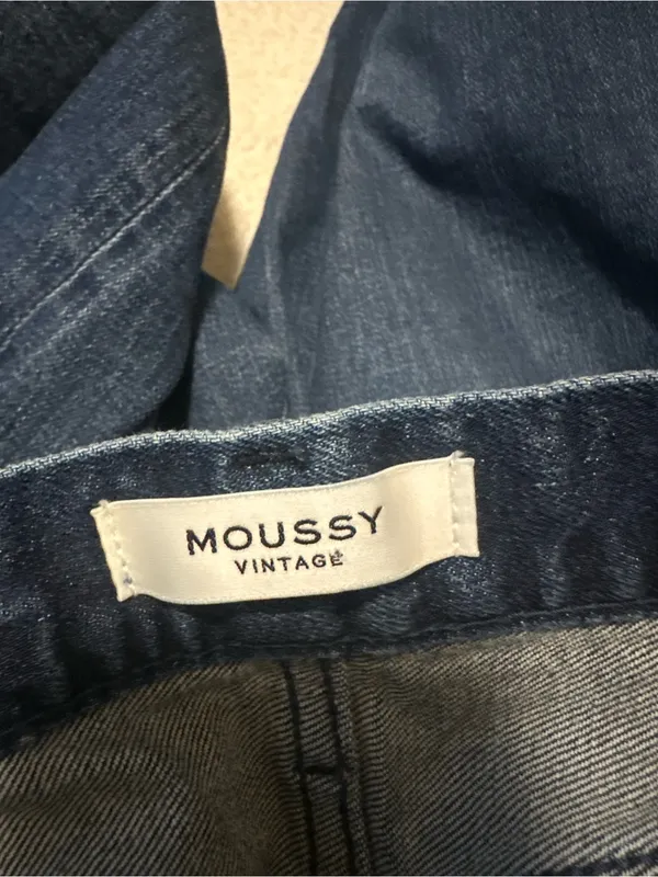 Moussy vintage designer made in Japan raw hem medium wash jeans size 27 - Image 3