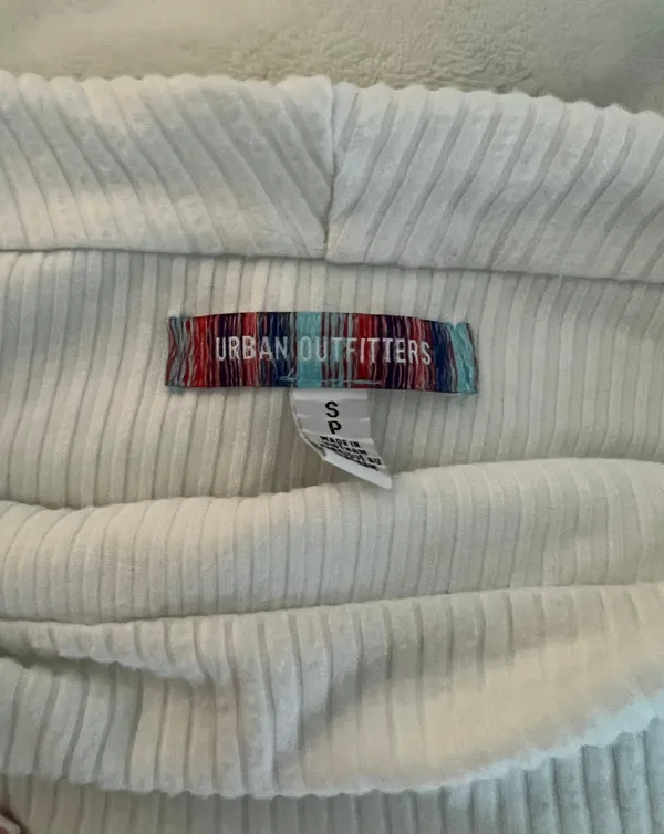 Urban Outfitters Off The Shoulder Long sleeve top - Image 2