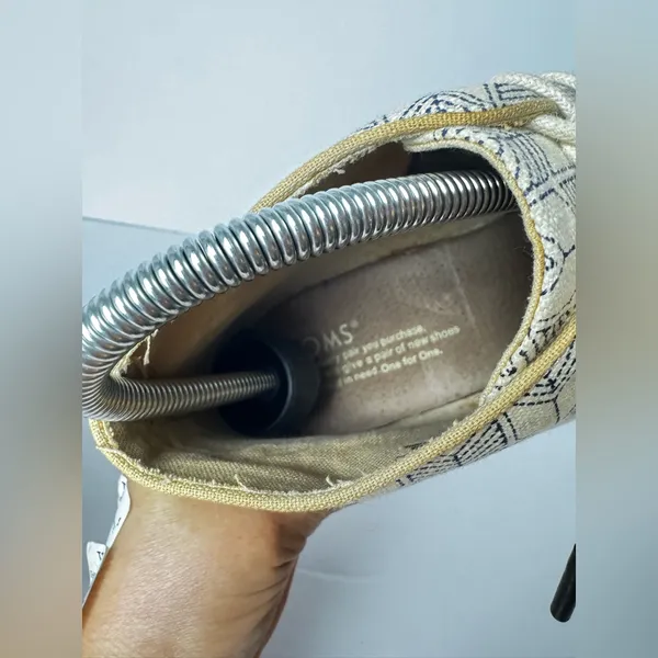 Toms Women's Cream and Black Espadrille Boots Size 8 - Image 10