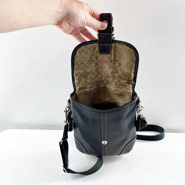 Vintage Coach Black Leather Soho Buckle Flap Crossbody Bag - Image 4