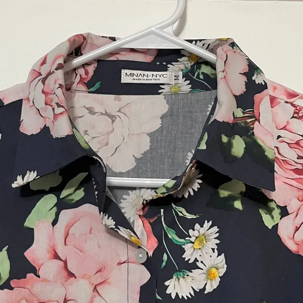 Minan NYC button up shirt blouse size medium floral rose daisy office workwear - Image 5