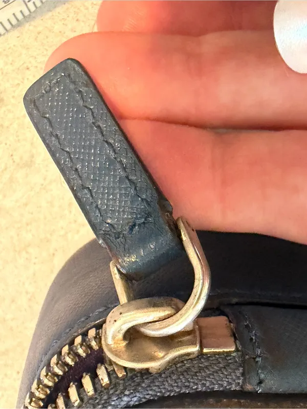 MCM Navy Leather Zip Wristlet - Image 13