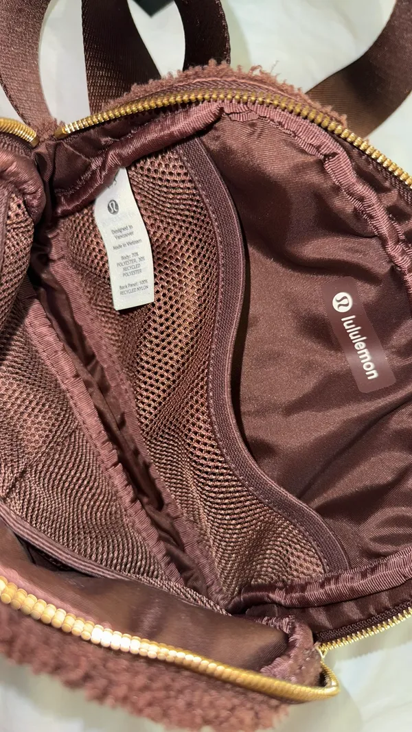 Lululemon Sherpa Fanny Pack - Image 5