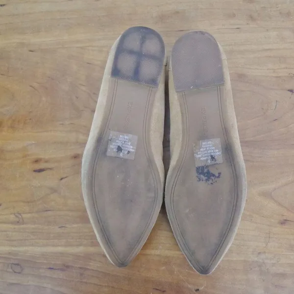 EXPRESS Tan Suede Pointed Toe Flats Size 9 - Image 5