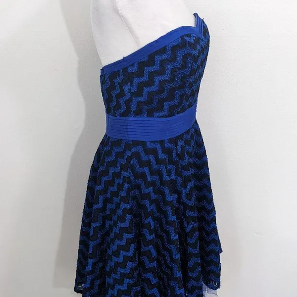 Minuet Blue Black Formal Mini Dress NWT Size Medium Blue Strapless Prom Dress - Image 2