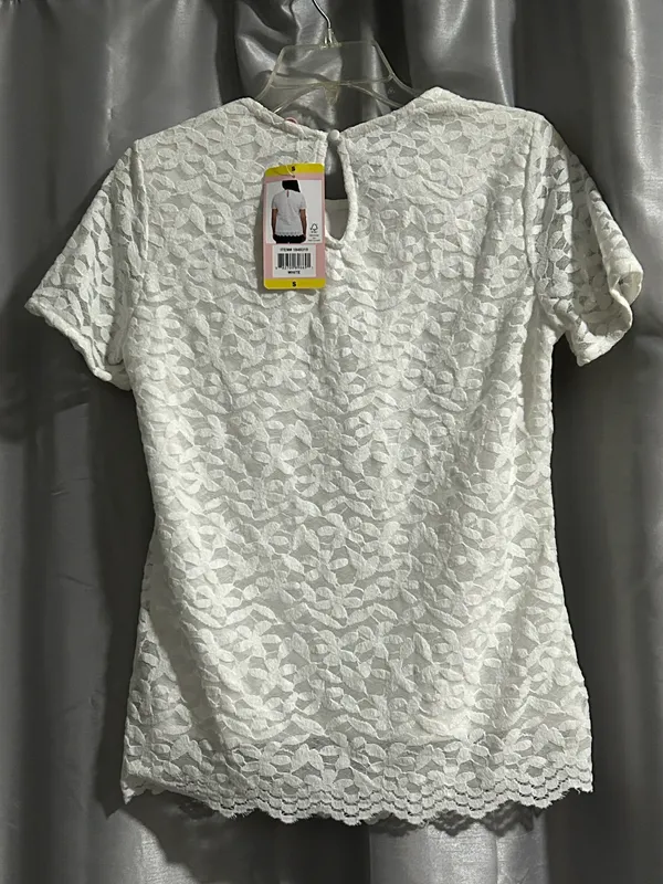 Women's White Lace Short Sleeve Blouse - Image 3