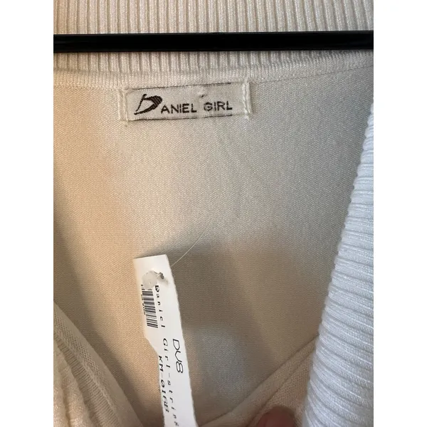Daniel Girl White Cut Out Long Sleeve Dressy Blouse Women Sz M - Image 4