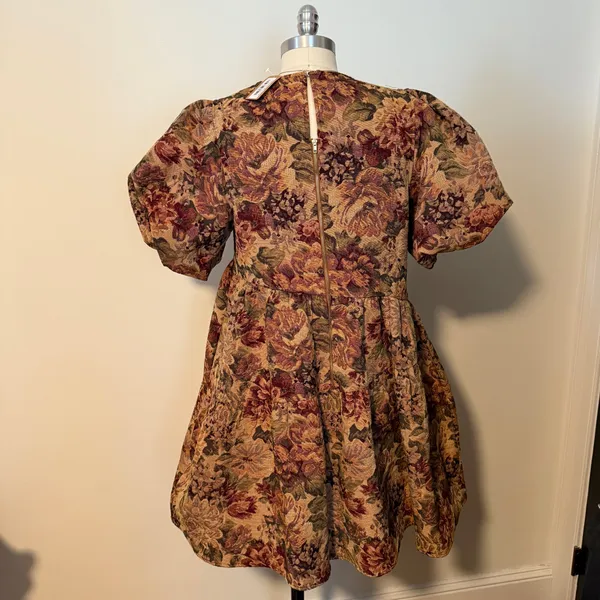 NWT Vestique Floral Puff Sleeve Jaquard Dress - Image 4
