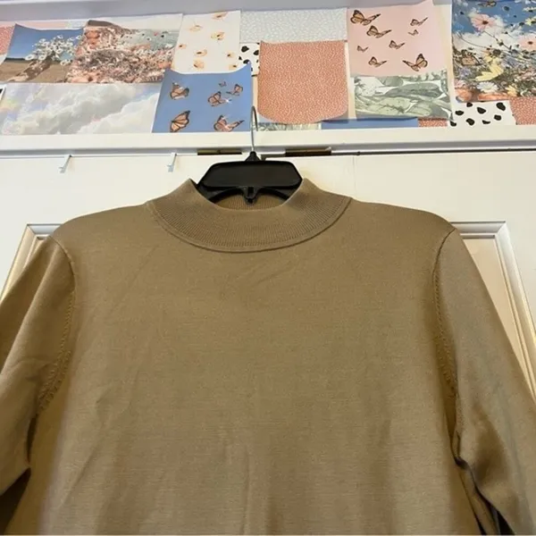 Pendleton Women’s Tan Mockneck Silk Sweater Size Medium - Image 2