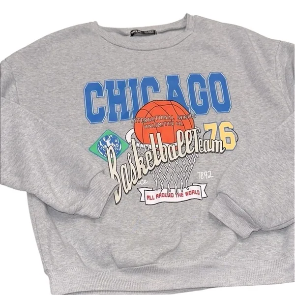 SHEIN Gray Chicago Basketball Team Sweater size small - Image 2