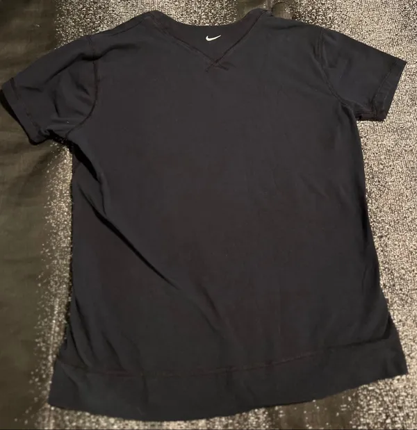 Nike Womens medium  T-shirt - Image 2