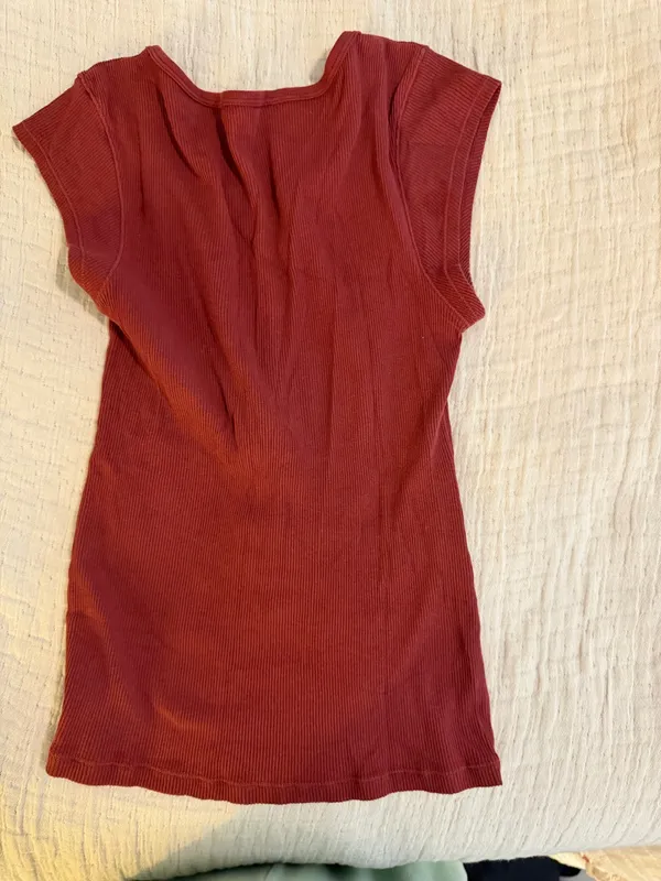 Brandy Melville Top Button-Up - Image 4