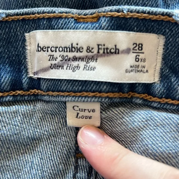 Abercrombie and Fitch Distressed Blue Ankle Jeans - Image 3