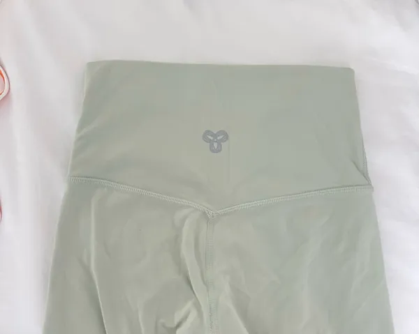 Aritzia TNA BUTTER Shorts Biker - Image 2