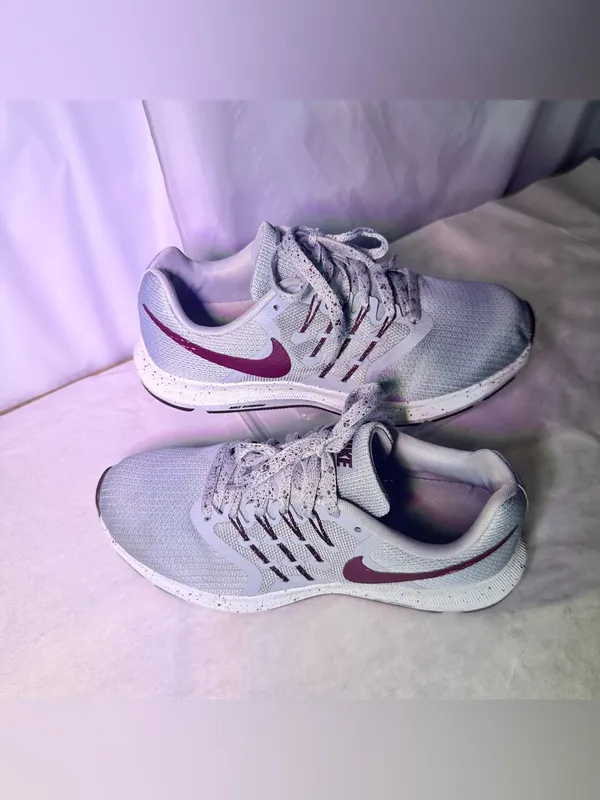 Nike Women’s Athletic Shoes - Light Gray with Burgundy Swoosh - Image 2