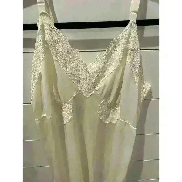 Vintage Deena Fine Lingerie Off White Lace and Eyelet Slip, size 40 - Image 2