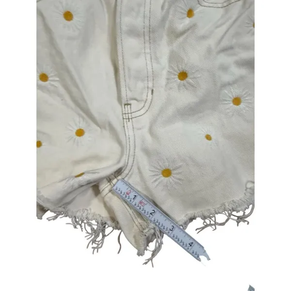 PacSun Daisy Embroidered‎ Ultra High Waisted Vintage Denim Shorts Sz 26 - Image 11