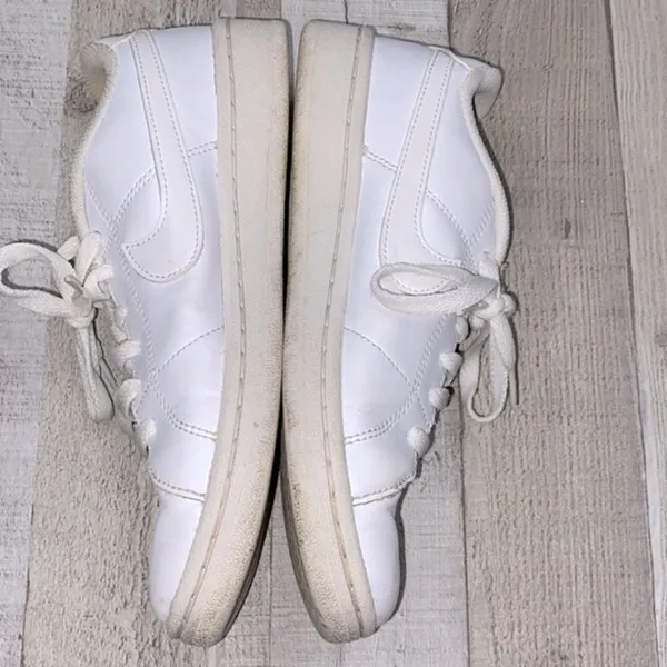 Nike Dad shoes white size 7 - Image 6