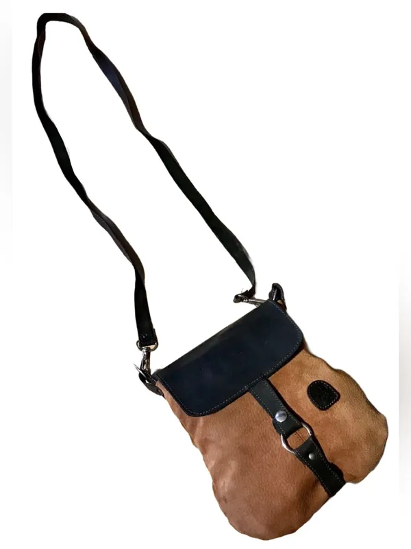 El Ceibo Handcrafted Tan Suede And Black Leather Crossbody Messenger Bag - Image 5