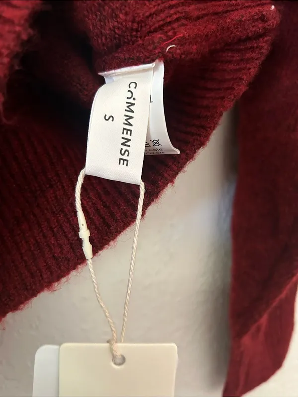 Commense Soft Knit Asymmetrical Off The Shoulder Women's Sweater S NWT - Image 2