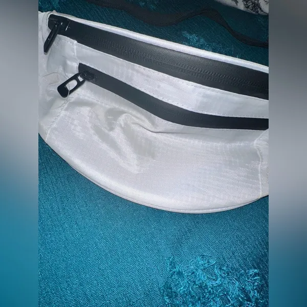 New Fp Movement Ripstop Runner Belt Bag Sold Out on Free People - Image 10