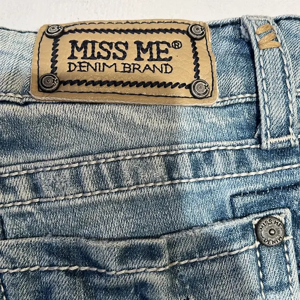 Miss me women’s Bermuda size 26 shorts Y2K - Image 6