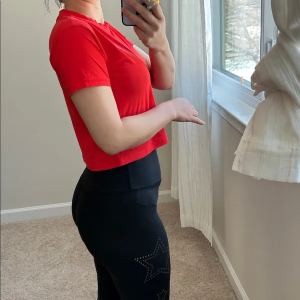 Lululemon Red cropped top. Size 2 - Image 7