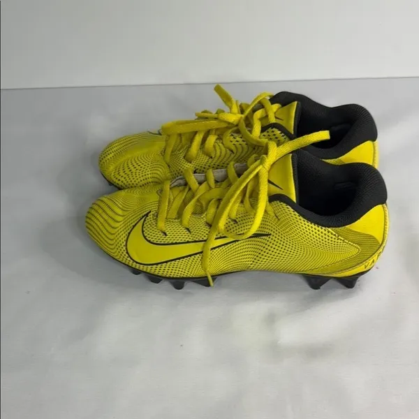Nike Yellow Soccer Shoes - Image 4
