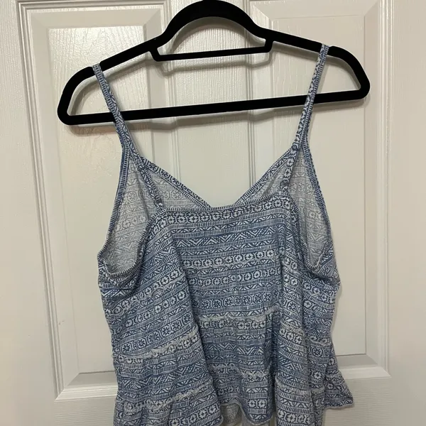 American Eagle tiered printed crop tank XL‎ blue white - Image 4