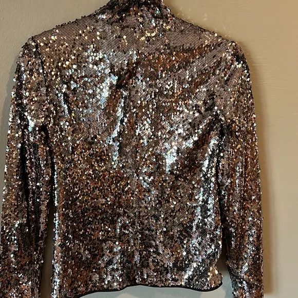 Chelsea28 new with tags‎ Silver Sequin Mock Neck Long Sleeve Top XS - Image 6