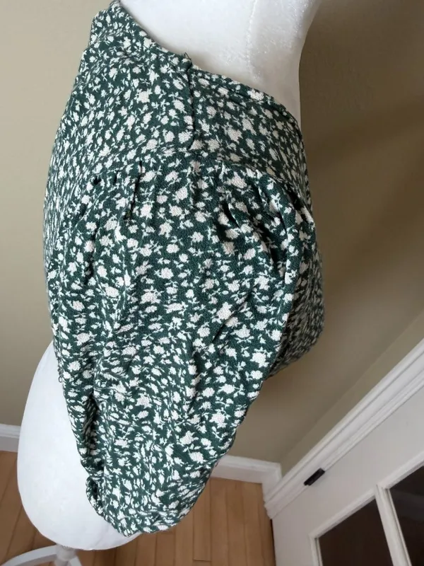 American Eagle Puff Sleeve Green Floral Print Wrap Top Size XS - Image 7