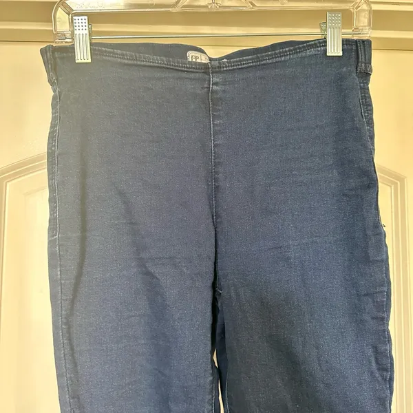 Free People - Denim Elastic Waist Jeans - brand new condition! 👖 - Image 7