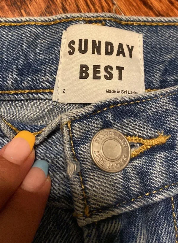 Aritzia Sunday best mom Jean light wash - Image 2