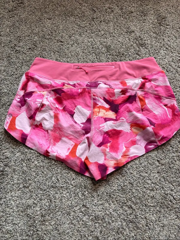 Athleta Run With It Shorts size large - Image 3