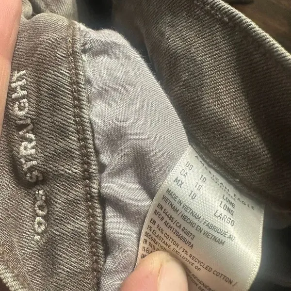American Eagle 10 light brown 90’s straight high rise jeans - Image 2