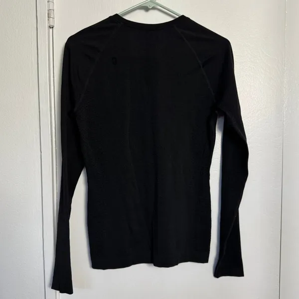 Figs Salta Seamless Long-Sleeve Underscrub in Black Size Small - Image 4