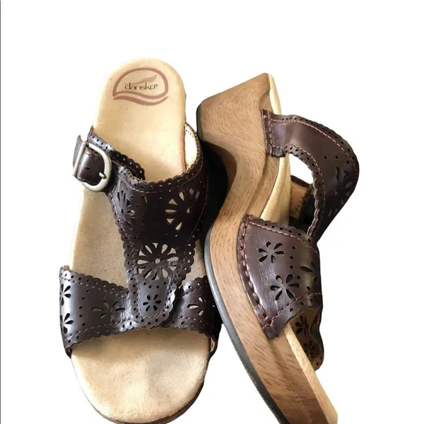Dansko Womens Slip On Sandal Brown Tan EU 40 Sapphire 9.5 Lasercut Minimalist - Image 4