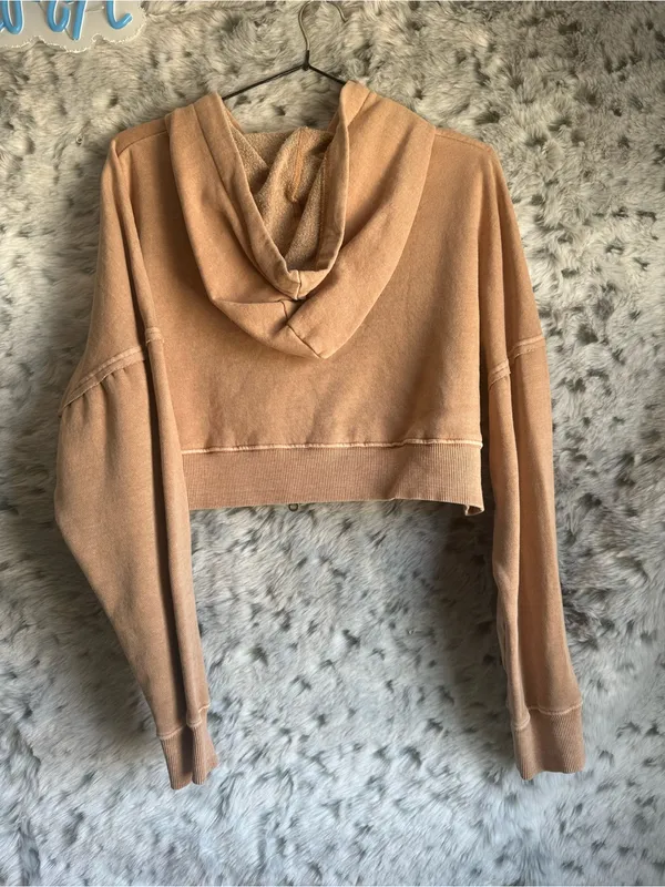 110. Aeropostale sz med cropped hoodie - Image 2
