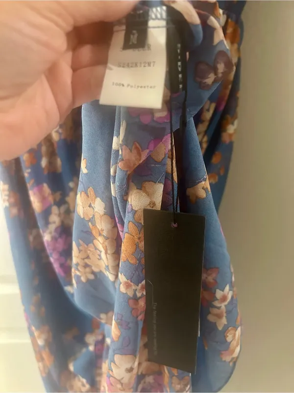 NWT Blue Floral V-Neck Maxi Dress, Size Medium - Image 9