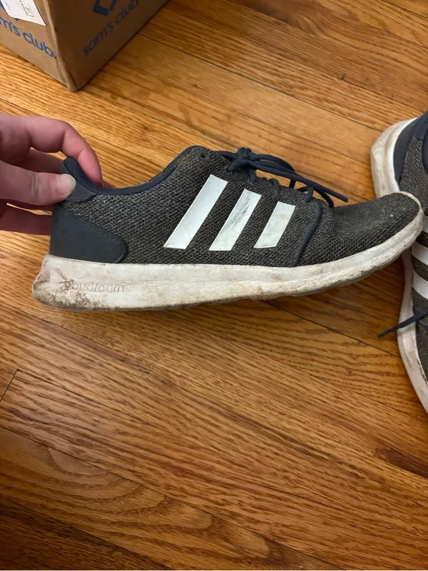 Women’s Adidas Sneakers Size 7.5 - Image 4