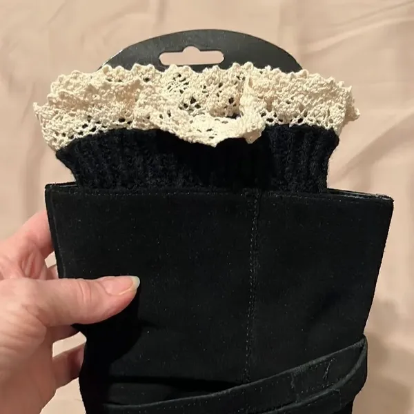 NWT boot cuffs leg warmers black with ecru lace trim - Image 4