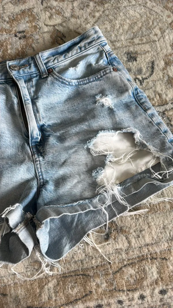 American Eagle Mom Short Jean - Image 7